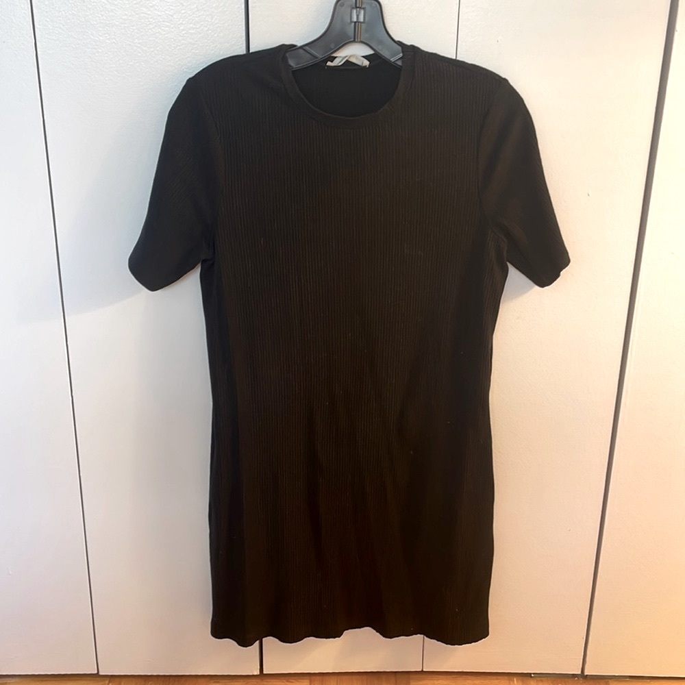 Reformation black ribbed short sleeve dress size xs!